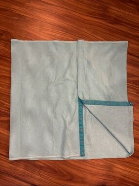 Lulu Lemon Customizable Snap Scarf